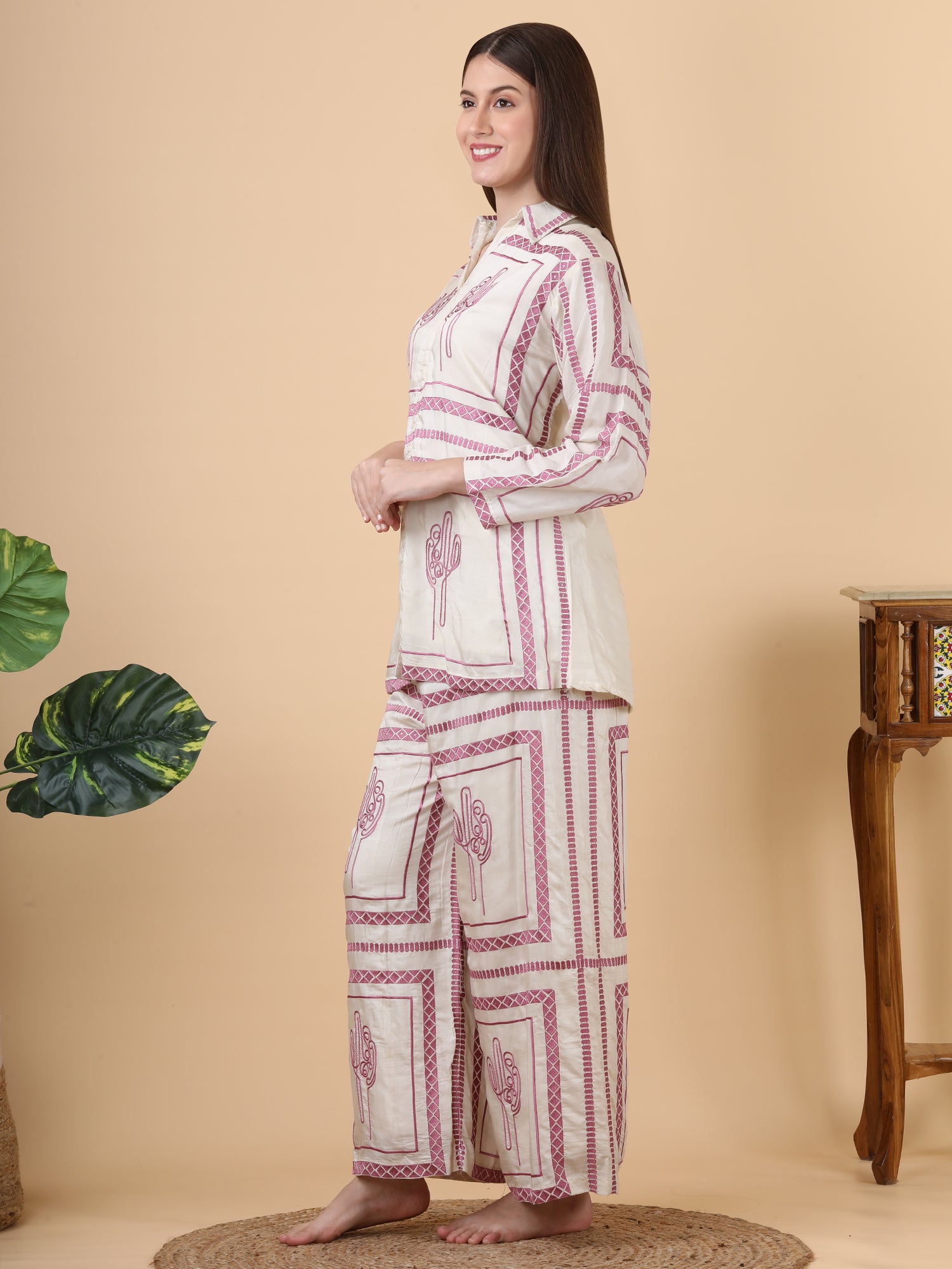 THREAD EMBROIDERED COORDSET