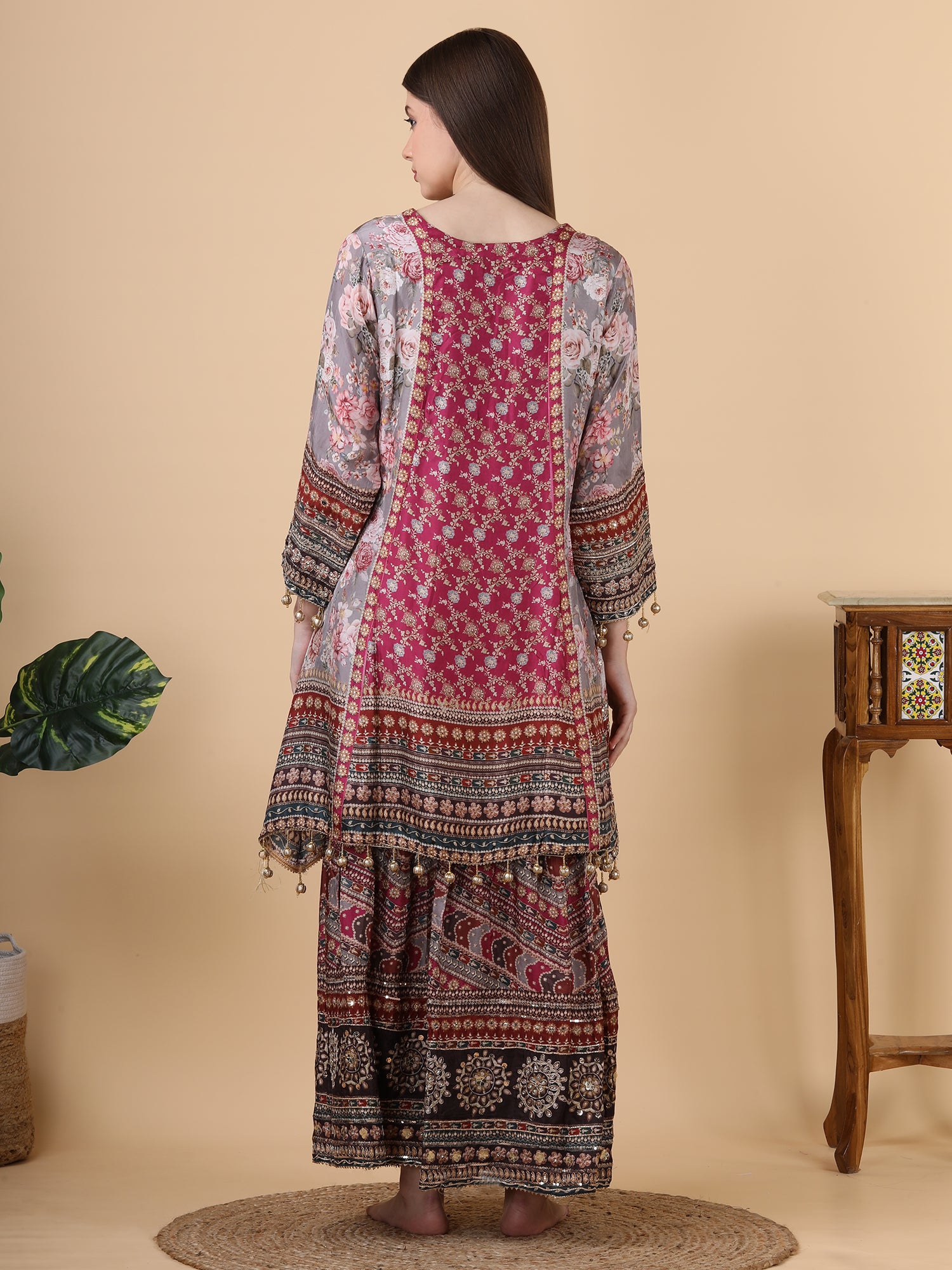 FABRIC-tissue                            EMBROIDERY-zari,gota,sequence                          DESIGN PATTERN-garara style                      WITH-garara