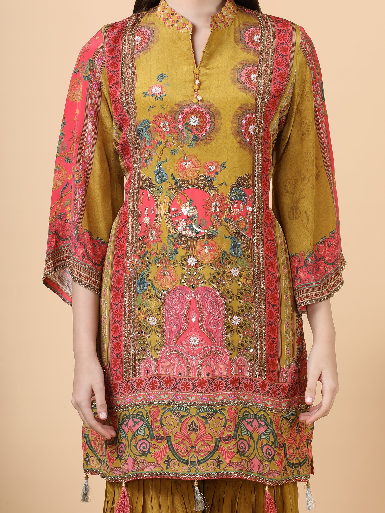 ELEGANT GARARA SUIT