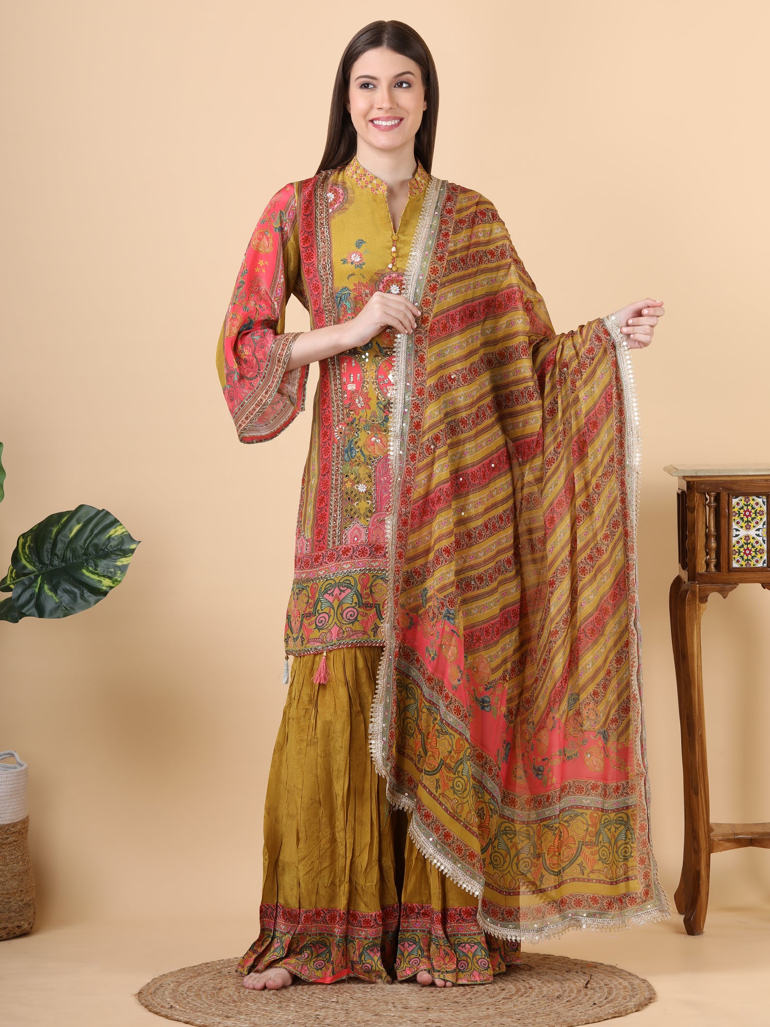 ELEGANT GARARA SUIT