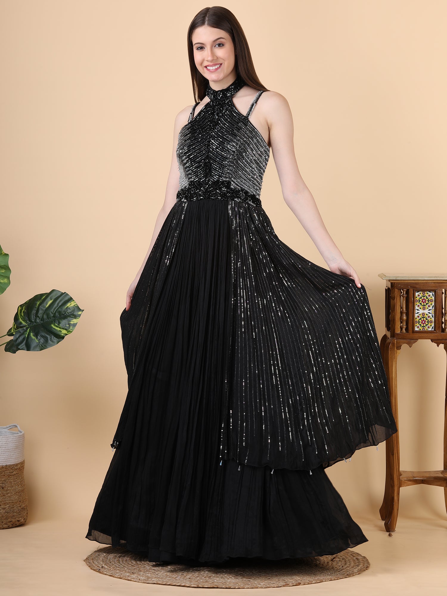 FABRIC- georgette                           EMBROIDERY-beats, sequence                         DESIGN PATTERN-gown