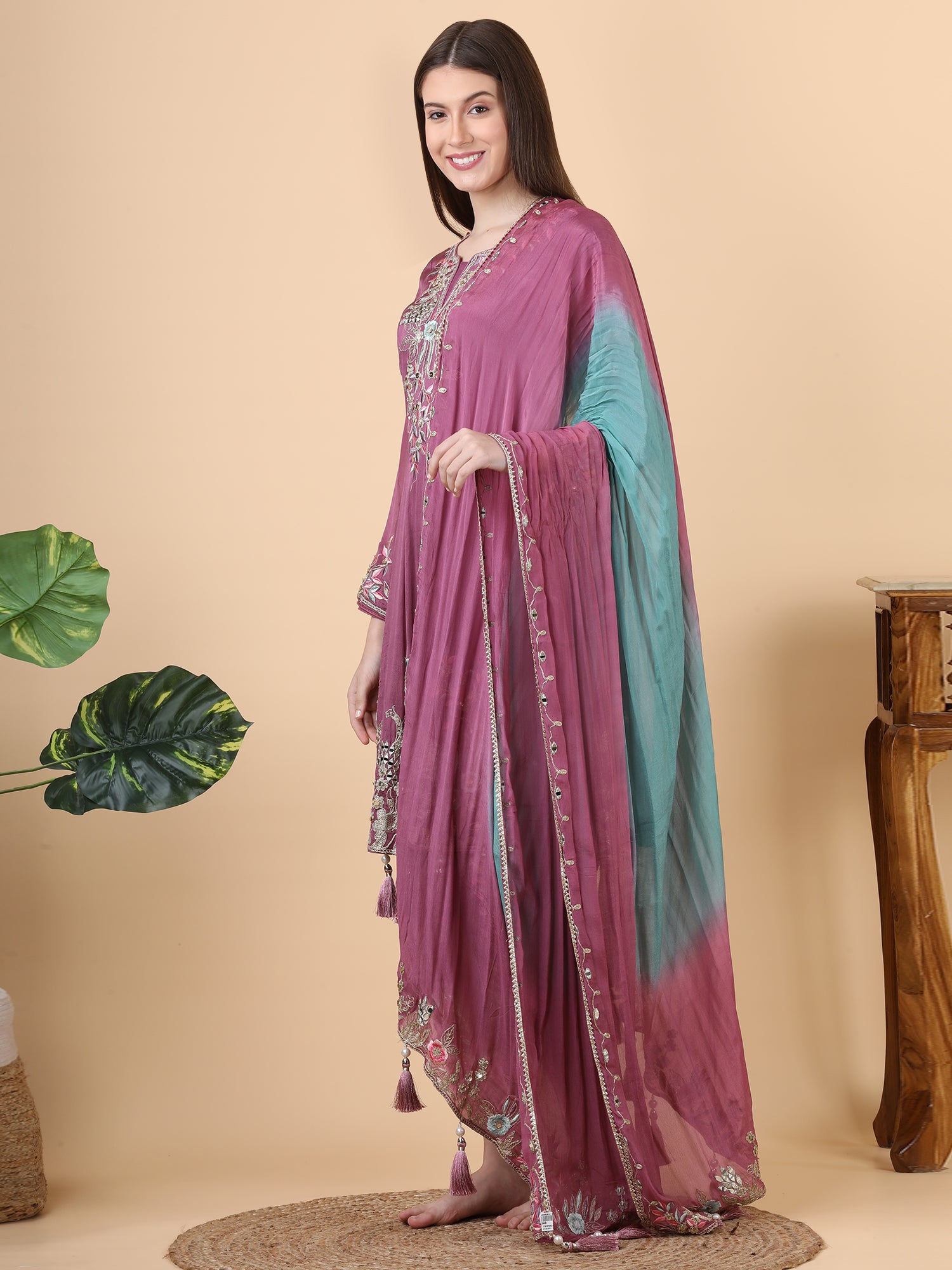 ELEGANT PEPLUM STYLE