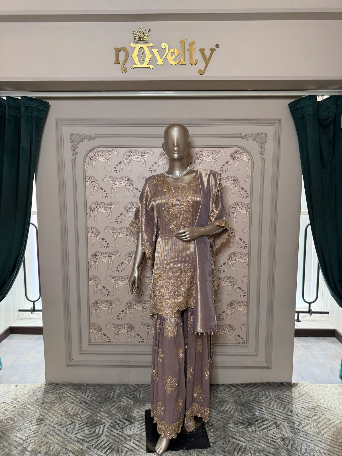 Elegant Mauve Embroidered Kaftan Set