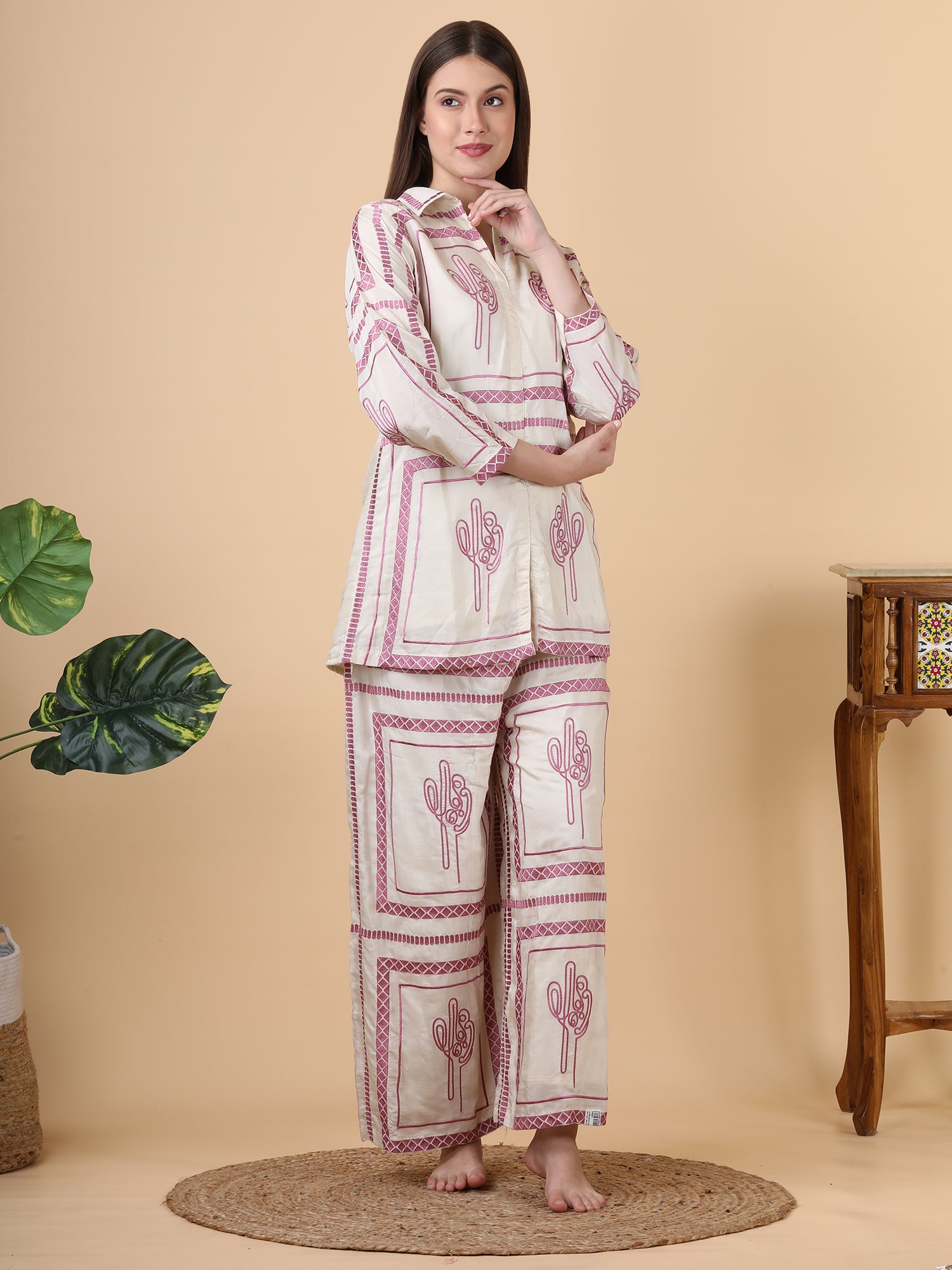 THREAD EMBROIDERED COORDSET