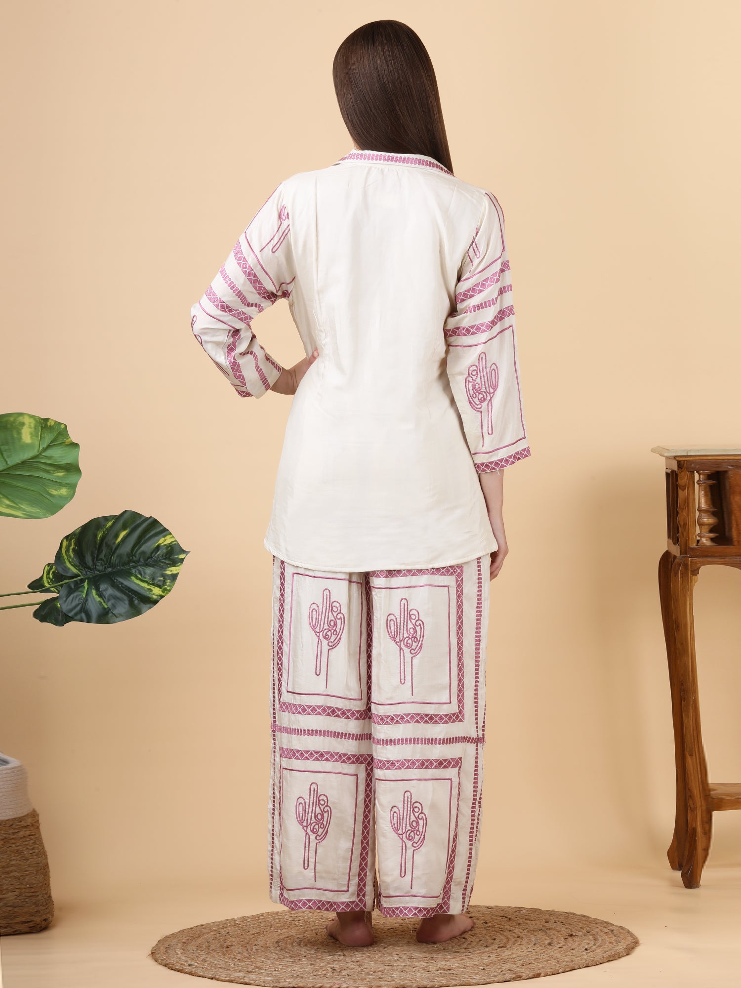 THREAD EMBROIDERED COORDSET