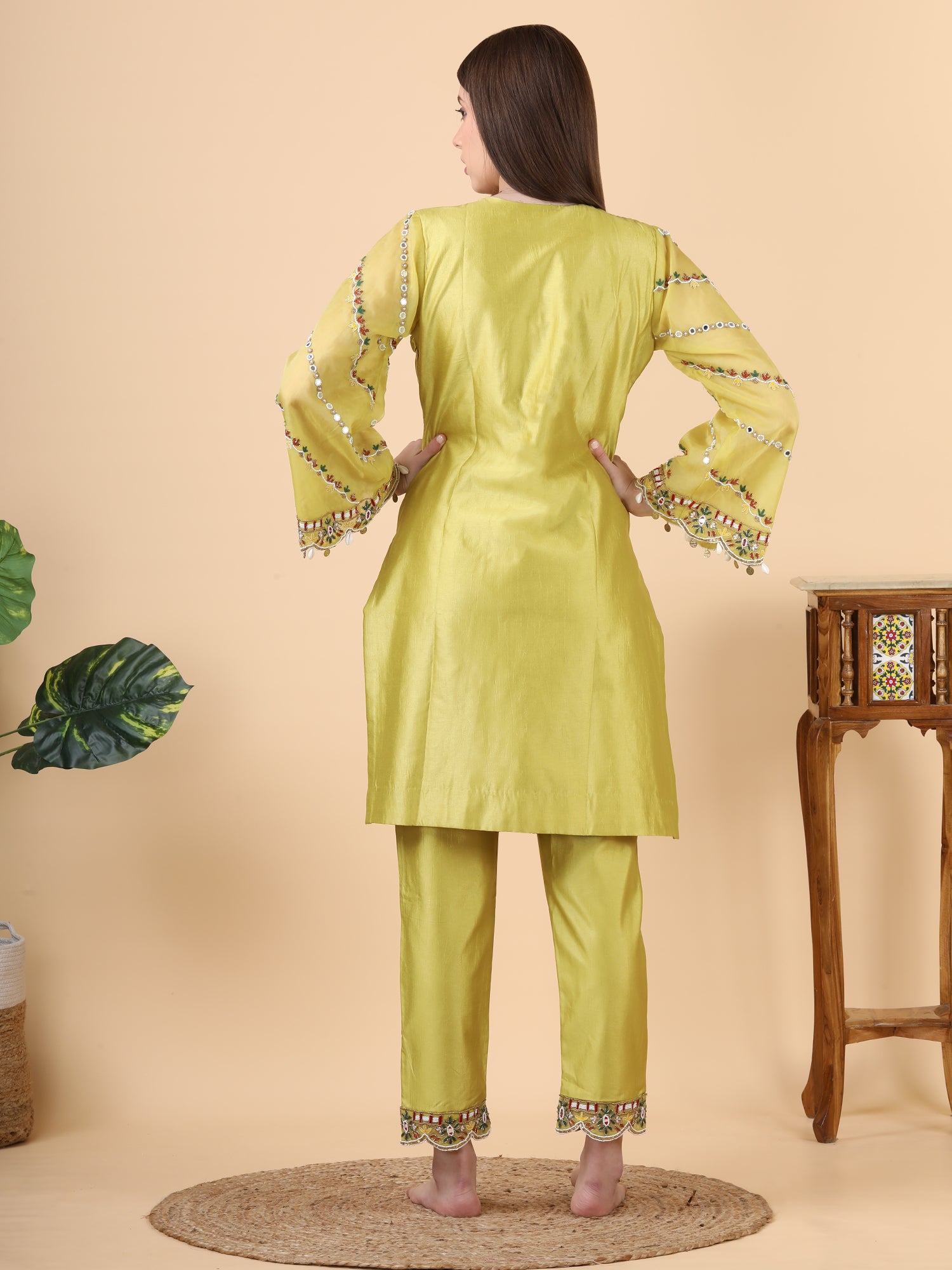 EMBELLISHED SUIT SET